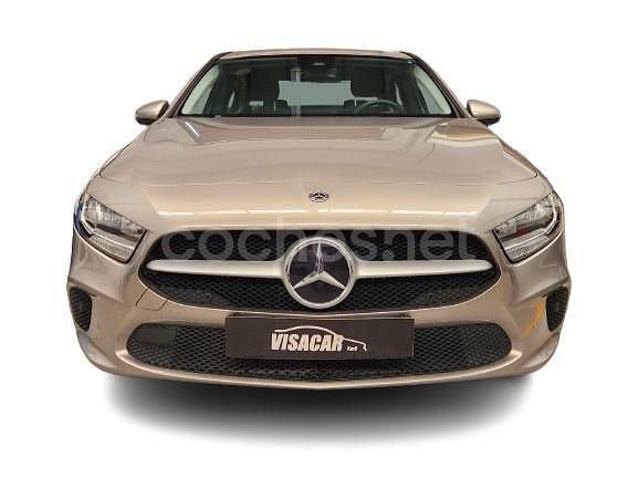 Usado Mercedes A180 116 CV (85 kW) 2020 Gris / plata Berlina
