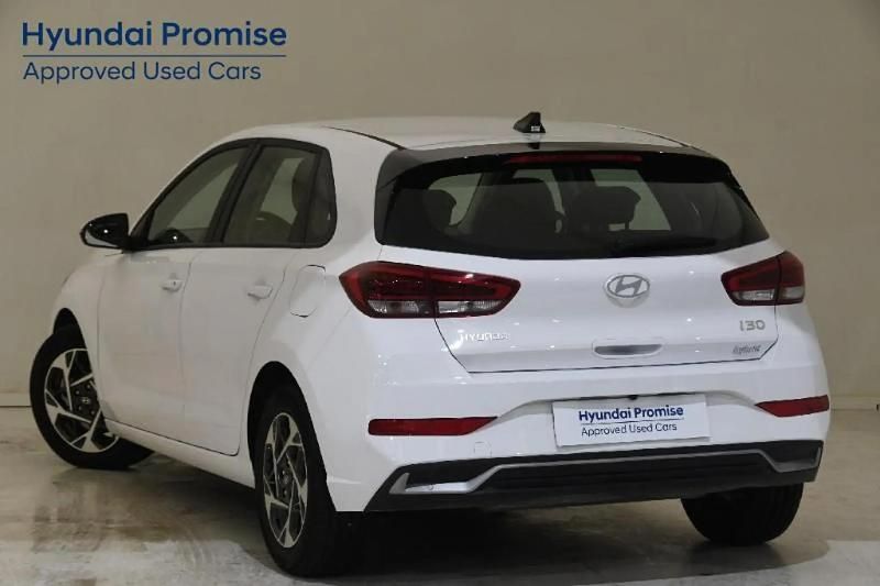 Usado Hyundai i30 100 CV (73 kW) 2024 Blanco