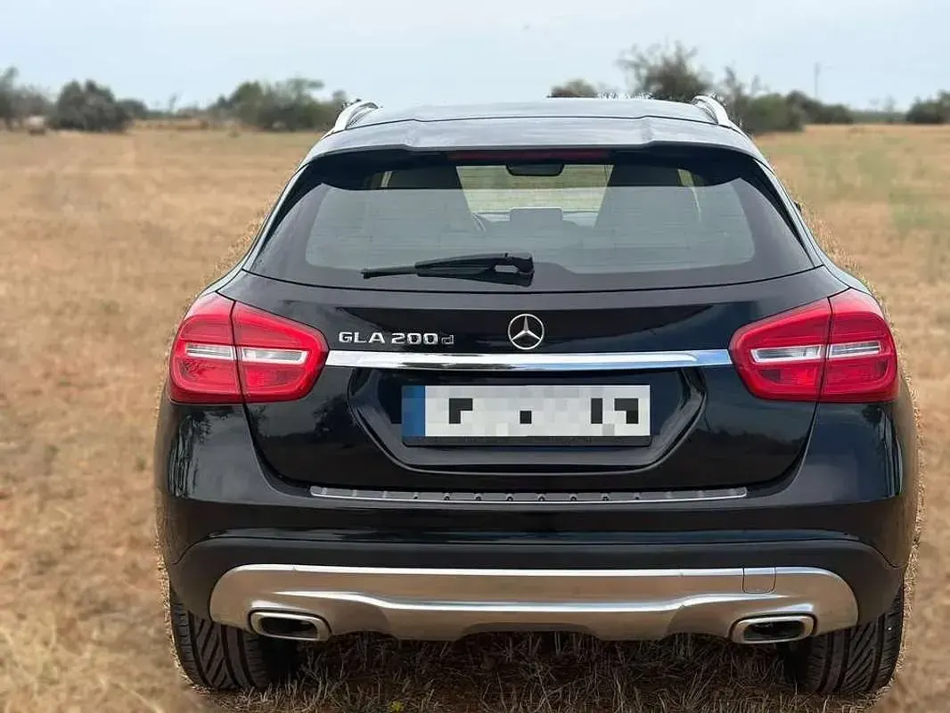 Usado Mercedes GLA200 Style 136 CV (100 kW) 2017 Negro SUV