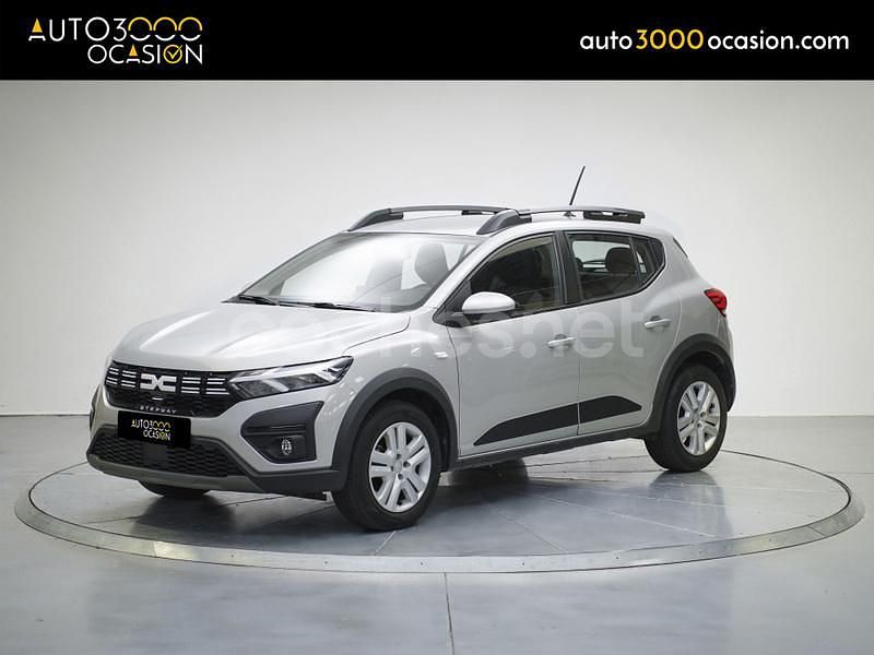 Gris / plata Usado 2024 Dacia Sandero Expression Utilitario | 16.131 € (Precio justo) - Imagen 1/4