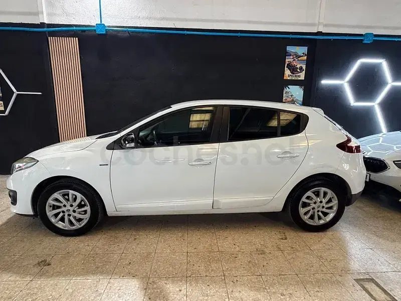 Usado Renault Mégane III LIMITED 115 CV (84 kW) 2015 Blanco Berlina