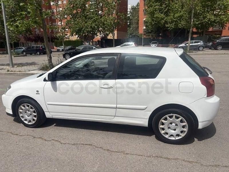 Käytetty Toyota Corolla Terra 97 HP (71 kW) 2003 Valkoinen Sedan