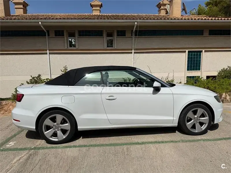 Usado Audi A3 Cabriolet Ambition 150 CV (110 kW) 2014 Blanco Descapotable