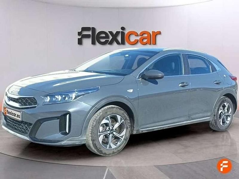 Usado Kia XCeed 101 CV (74 kW) 2024 Gris SUV