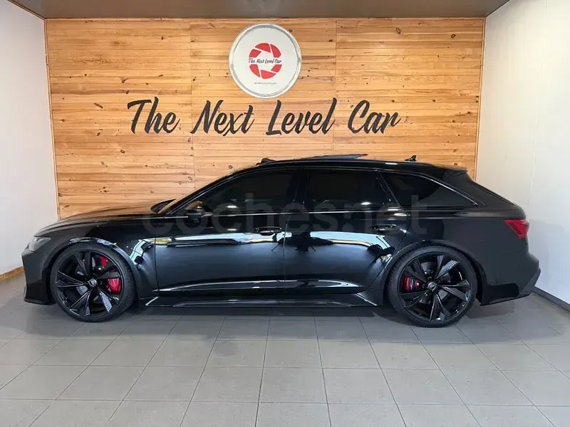 Usado Audi RS6 600 CV (441 kW) 2021 Negro Familiar