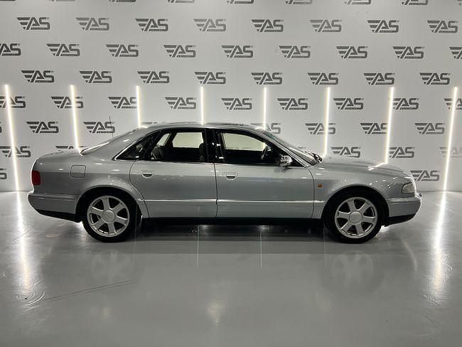 Usado Audi A8 340 CV (250 kW) 1998 Gris Berlina