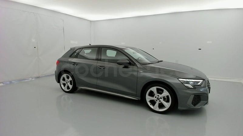Usado Audi A3 S-Line 150 CV (110 kW) 2024 Gris / plata Berlina