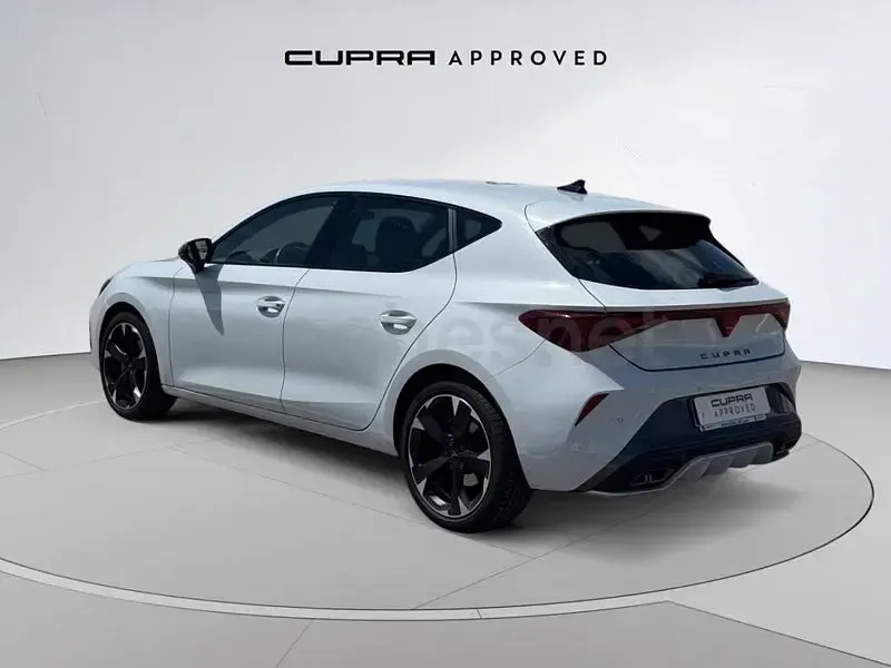 Usado Cupra Leon 150 CV (110 kW) 2025 Blanco Berlina