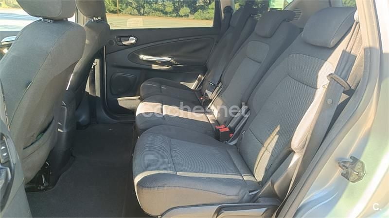 Usado Ford S-MAX Titanium 140 CV (102 kW) 2008 Gris / plata Monovolumen