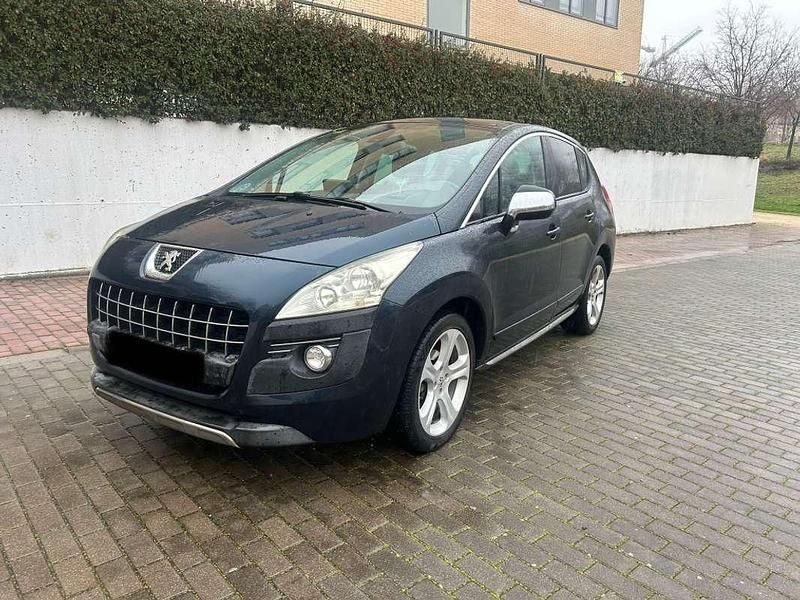 Usado Peugeot 3008 Active 114 CV (83 kW) 2012 Azul Familiar