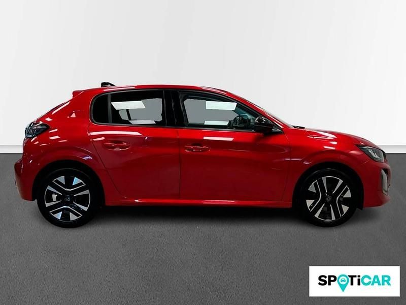 Usado Peugeot 208 Allure 100 CV (73 kW) 2024 Rojo Utilitario