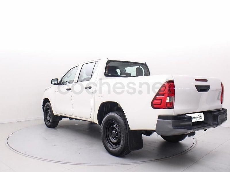 Usado Toyota HiLux 150 CV (110 kW) 2021 Blanco Pickup/Camioneta