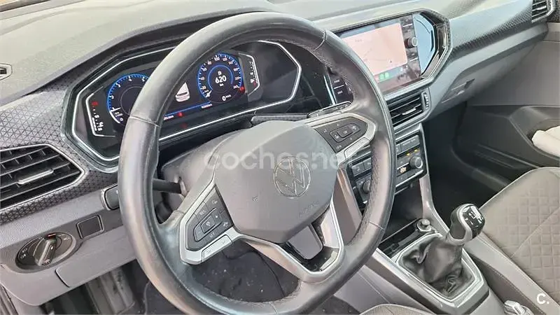 Usado VW T-Cross Sportline 110 CV (80 kW) 2020 Gris / plata SUV
