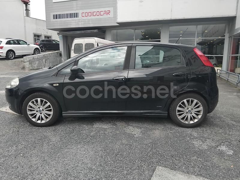 Usado Fiat Grande Punto Active 90 CV (66 kW) 2008 Negro Utilitario