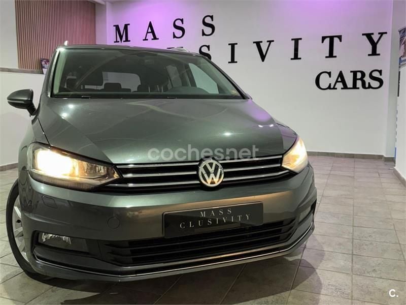 Gris / plata Usado 2018 VW Touran Business Monovolumen | 14.900 € (Buen precio) - Imagen 1/4