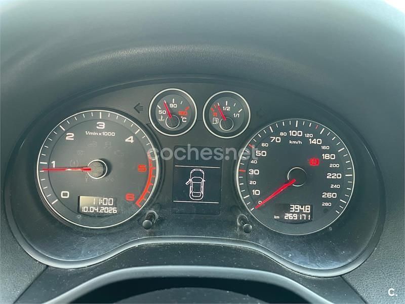 Käytetty Audi A3 Attraction 105 HP (77 kW) 2011 Harmaa Viistoperä