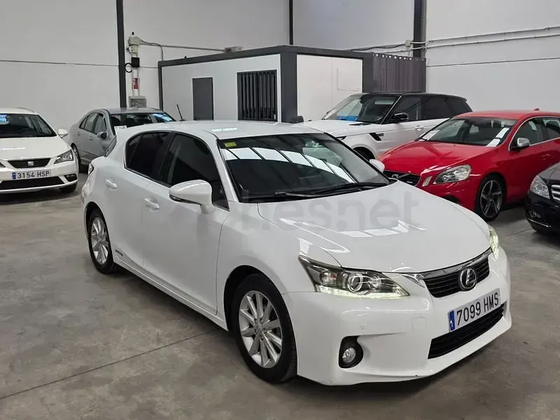 Usado Lexus CT200h 136 CV (100 kW) 2012 Blanco Berlina