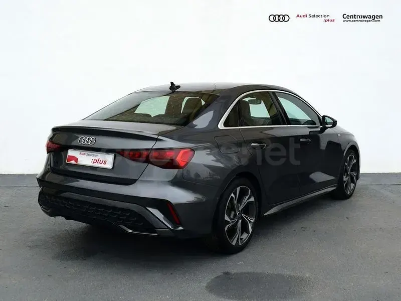 Usado Audi A3 S-Line 150 CV (110 kW) 2025 Gris / plata Berlina