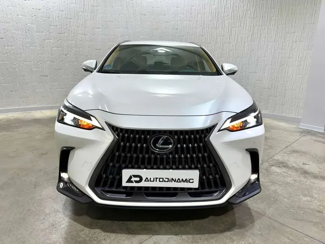 Usado Lexus NX450h+ Executive Line 306 CV (225 kW) 2023 Blanco SUV