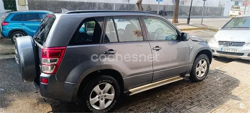 Usado Suzuki Grand Vitara 129 CV (94 kW) 2006 Gris / plata SUV
