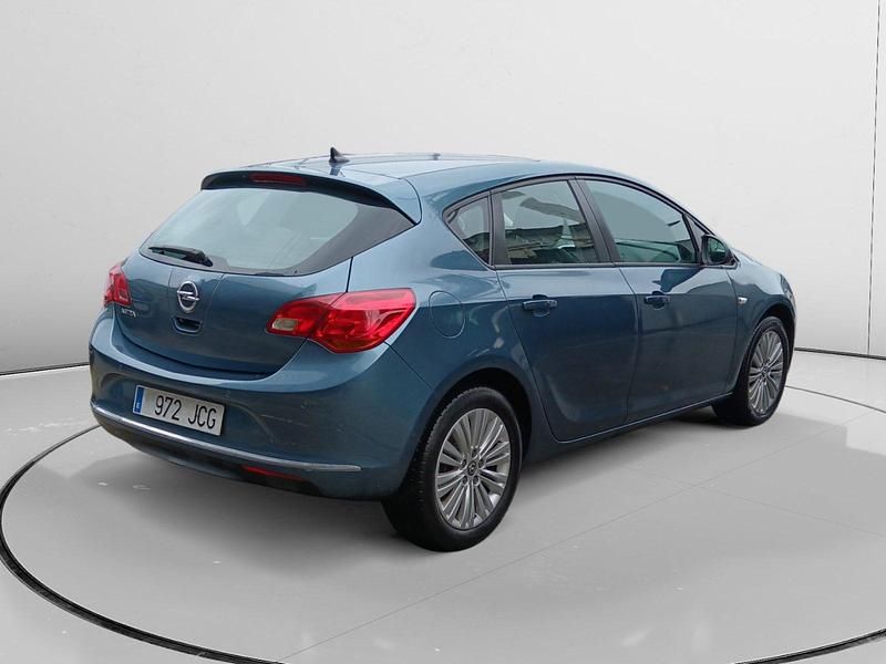 Usado Opel Astra Selective 111 CV (81 kW) 2015 Azul Utilitario