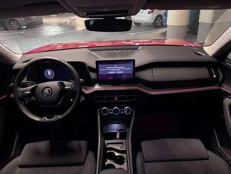 Usado Skoda Kodiaq Selection 150 CV (110 kW) 2024 Rojo SUV