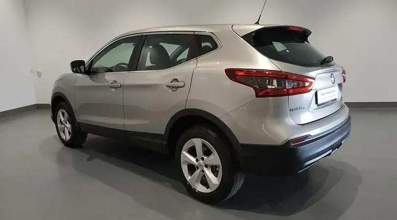 Usado Nissan Qashqai Acenta 110 CV (80 kW) 2018 Plata diamante (metalizado) SUV