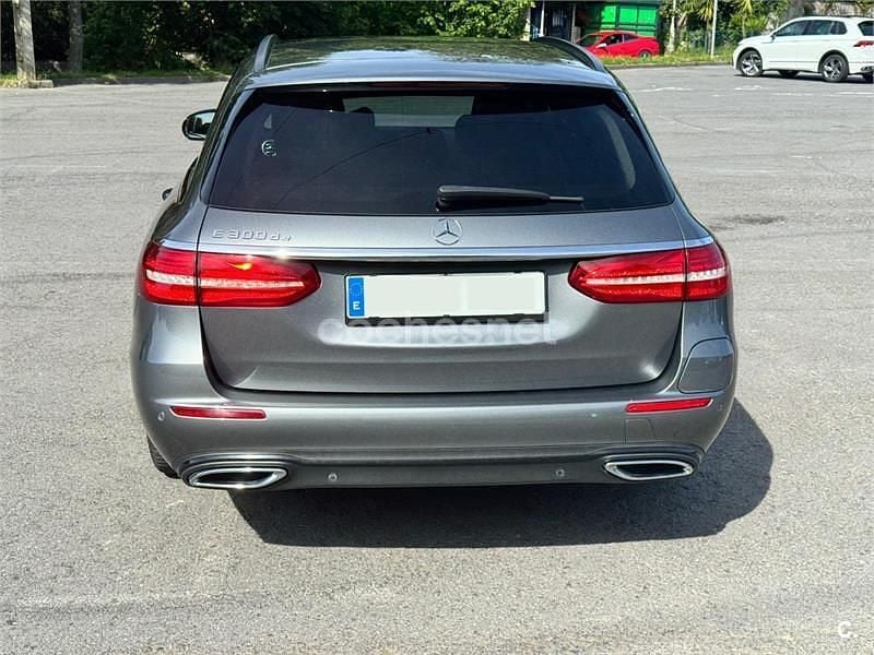 Usado Mercedes E300 306 CV (225 kW) 2020 Gris / plata Familiar
