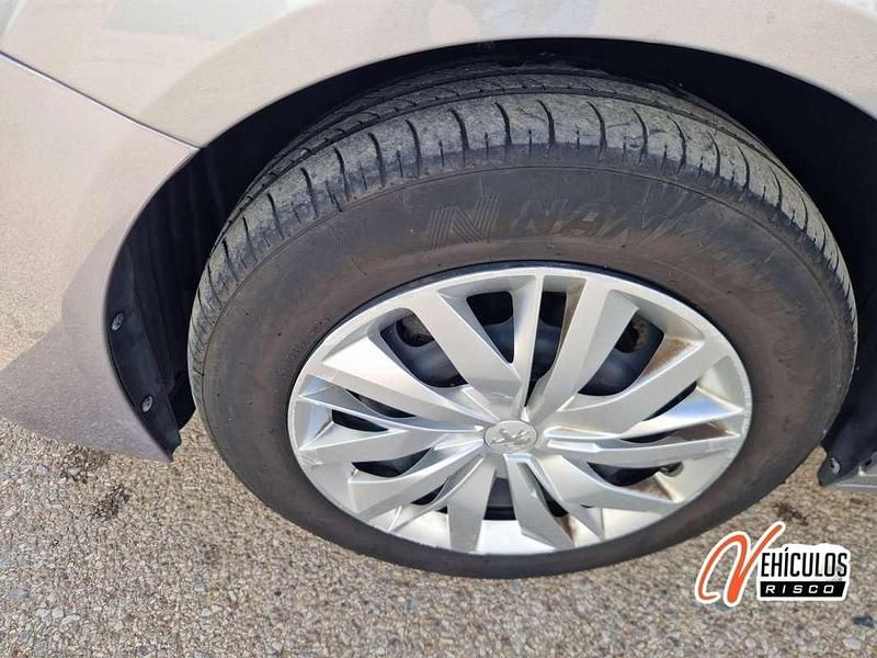 Usado Peugeot 208 Active 102 CV (75 kW) 2021 Gris Utilitario