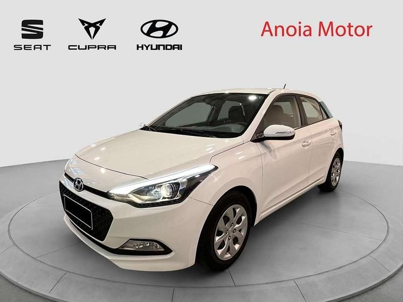 Usado Hyundai i20 84 CV (61 kW) 2016 Blanco Utilitario
