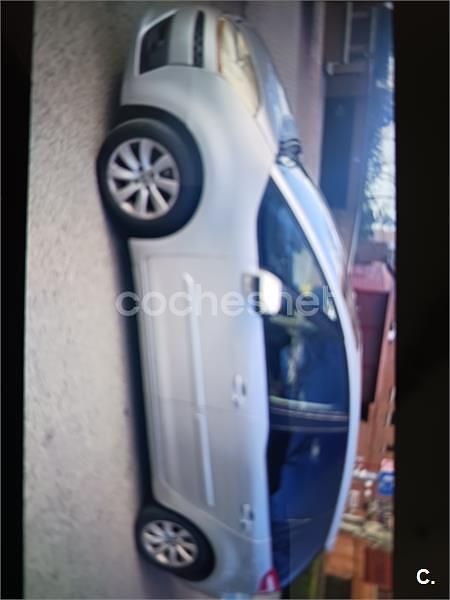 Usado Citroën C4 Picasso Attraction 130 CV (95 kW) 2014 Gris / plata Monovolumen