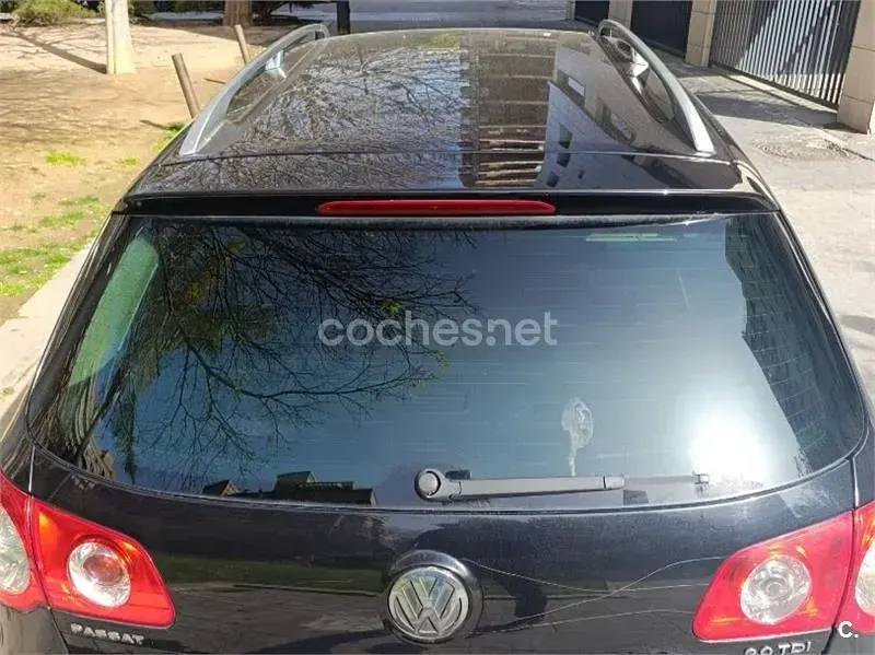 Usado VW Passat Highline 140 CV (102 kW) 2007 Negro Familiar