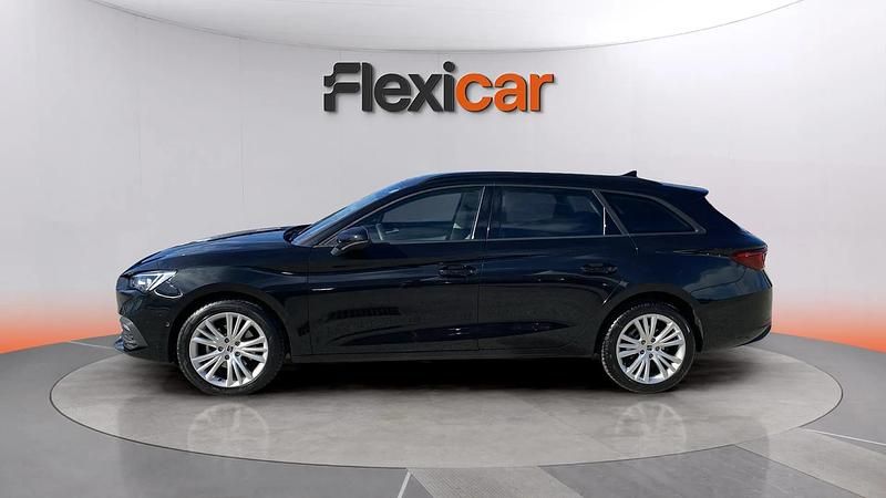 Usado Seat Leon Style 150 CV (110 kW) 2024 Negro Berlina