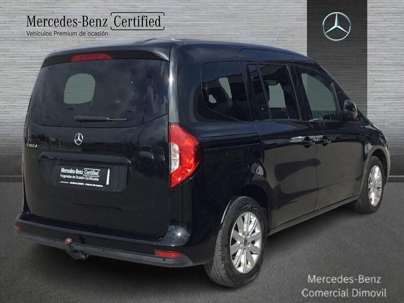 Usado Mercedes T180 116 CV (85 kW) 2022 Negro Monovolumen
