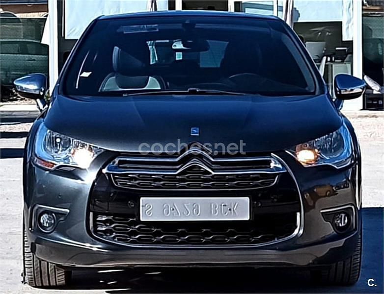 Usado Citroën DS4 PureTech 130 CV (95 kW) 2014 Gris / plata Utilitario