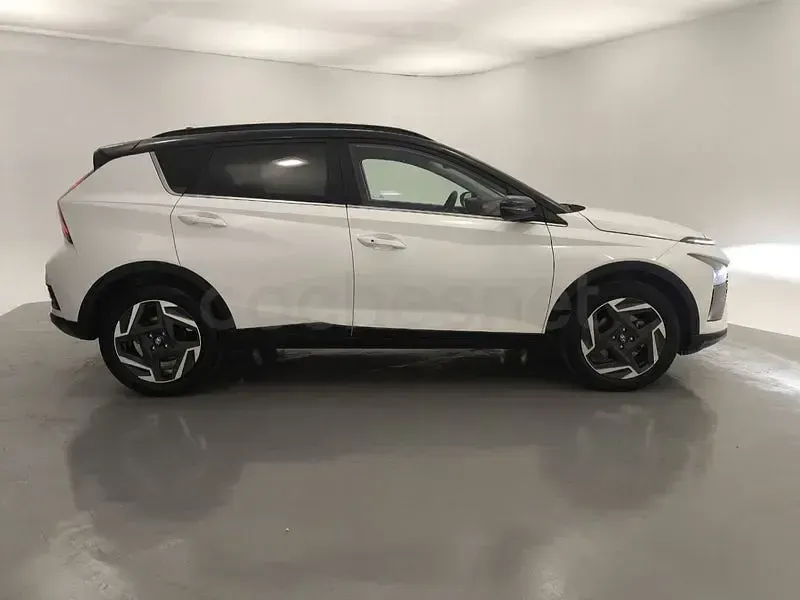 Usado Hyundai Bayon 100 CV (73 kW) 2025 Blanco SUV