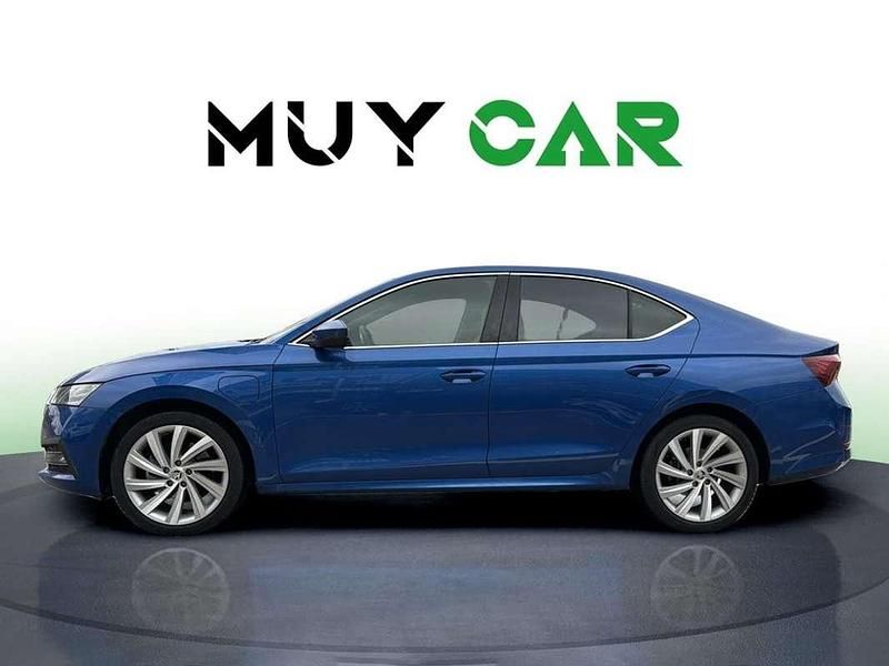 Usado Skoda Octavia Style 204 CV (150 kW) 2021 Azul Utilitario