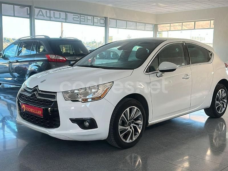Blanco Usado 2015 DS Automobiles DS4 Design Berlina | 6999 € (Precio justo) - Imagen 1/4