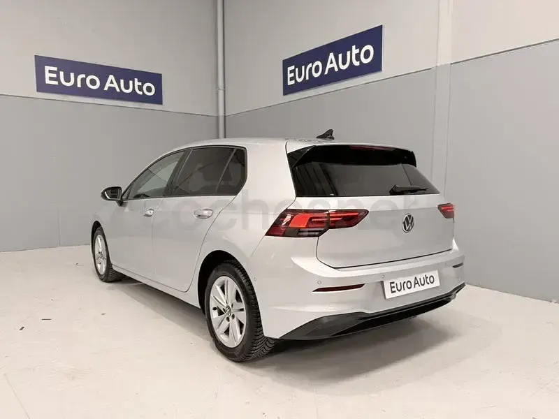 Usado VW Golf VII Life 150 CV (110 kW) 2021 Gris / plata Utilitario