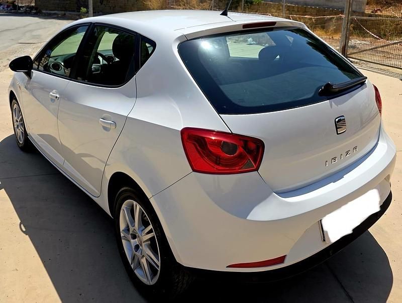 Usado Seat Ibiza Reference 90 CV (66 kW) 2012 Blanco