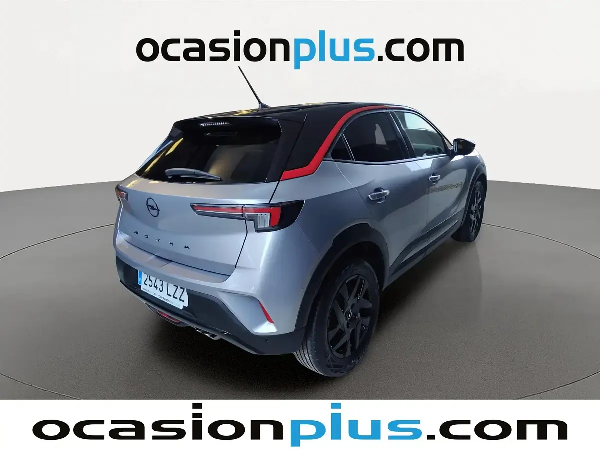 Usado Opel Mokka GS Line 131 CV (96 kW) 2022 Gris plata SUV