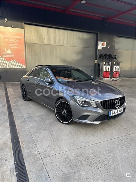 Usado Mercedes CLA200 Urban 136 CV (100 kW) 2016 Gris / plata Berlina