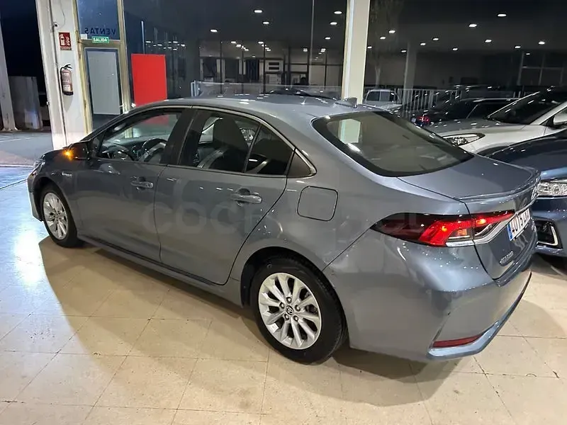 Usado Toyota Corolla Active 122 CV (89 kW) 2020 Azul Berlina