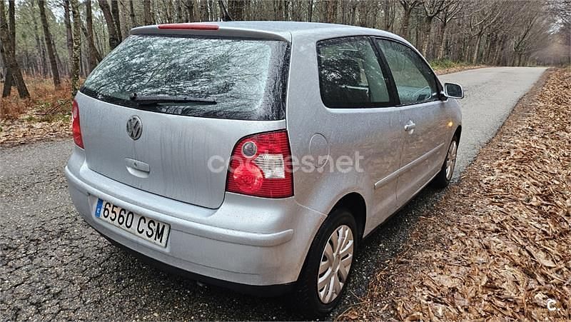 Usado VW Polo Conceptline 65 CV (47 kW) 2004 Gris / plata Utilitario