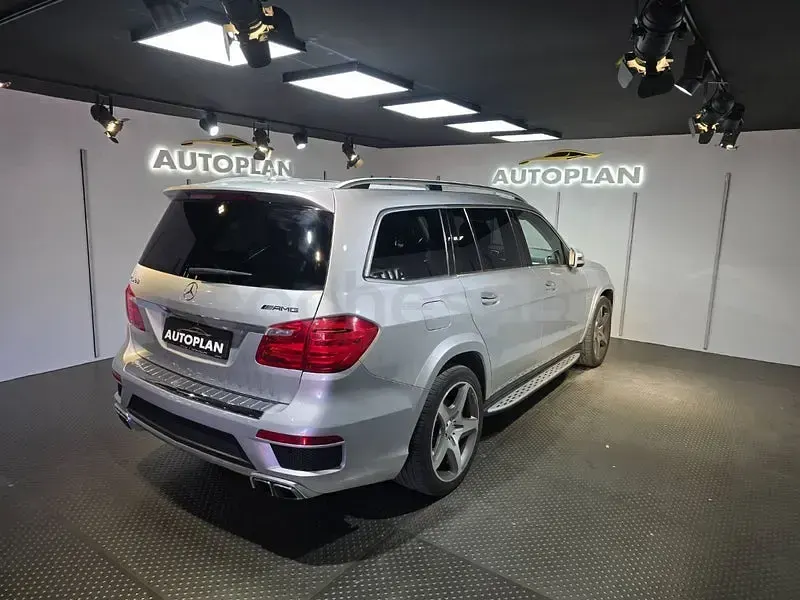 Usado Mercedes GLS63 AMG 585 CV (430 kW) 2015 Gris / plata SUV