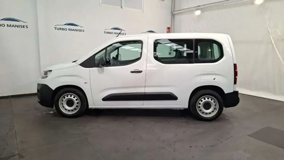 Usado Citroën Berlingo Live 102 CV (75 kW) 2021 Blanco Monovolumen