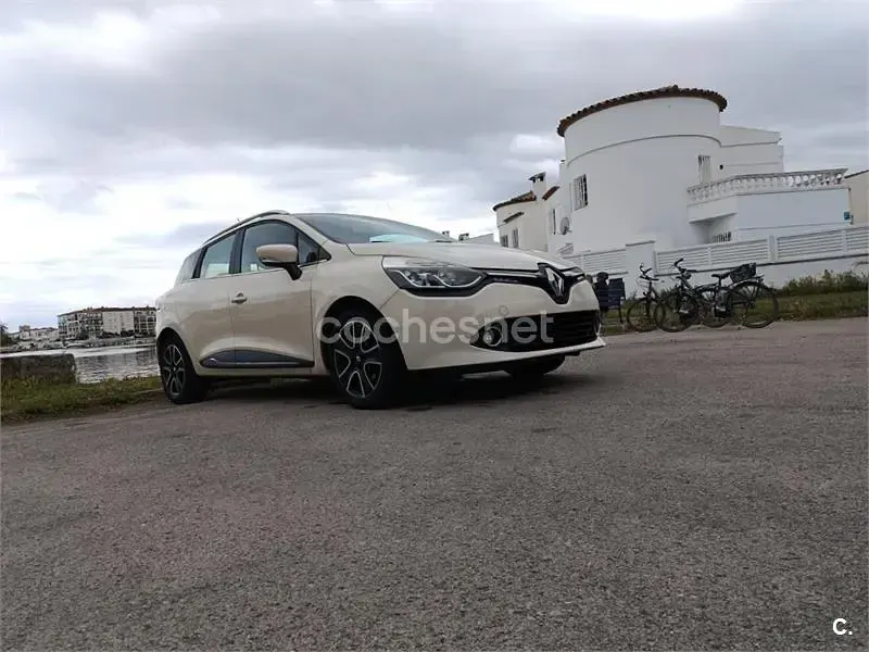 Usado Renault Clio Dynamique 90 CV (66 kW) 2016 Beige Familiar