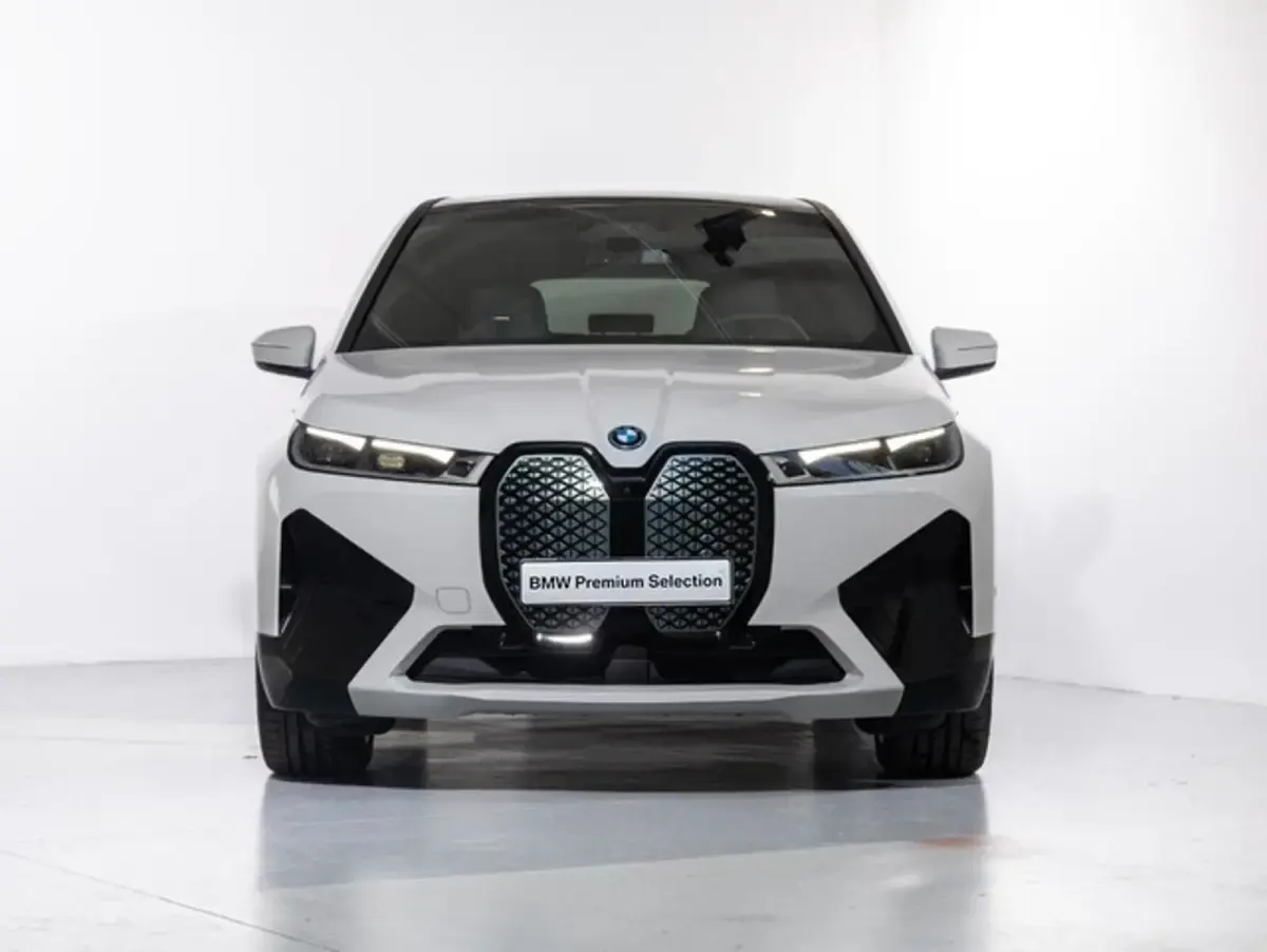 Usado BMW iX Comfort Edition 239 kW (326 CV) 2025 Blanco SUV