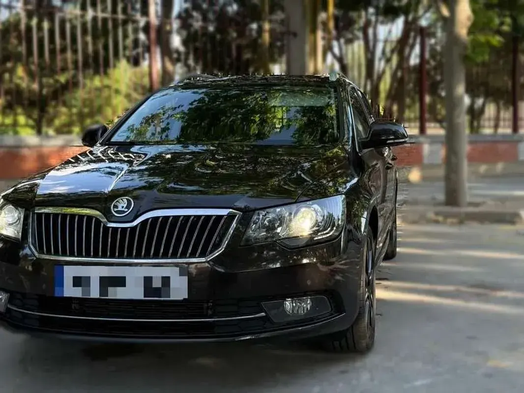 Usado Skoda Superb Ambition 170 CV (125 kW) 2013 Burdeos Familiar