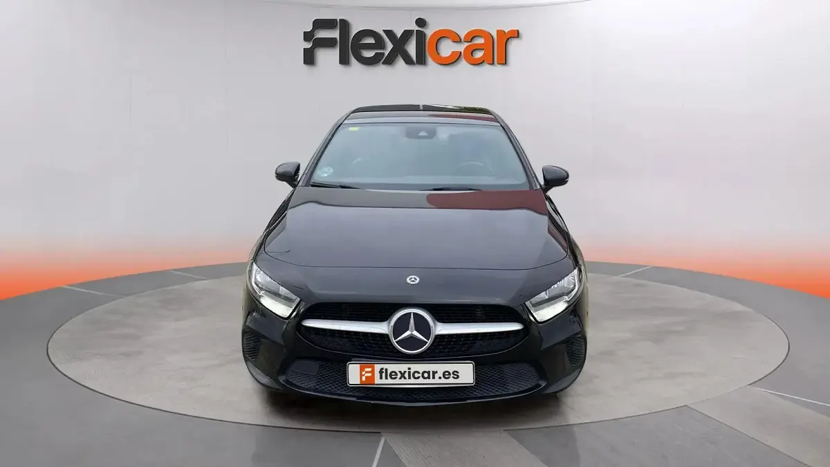 Usado Mercedes A180 116 CV (85 kW) 2019 Negro Utilitario